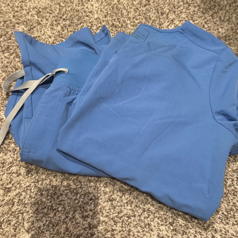 Figs Ceil Blue Scrub Set